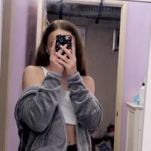 Meet your Posher, Krystal